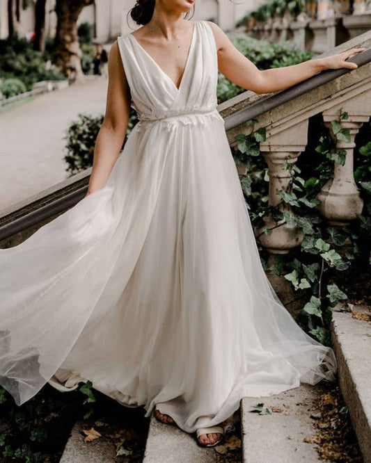 Simple Boho Wedding Dresses Tulle Pleated V Neck