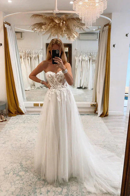 Tulle A-line Sweetheart Neck Wedding Dresses With Lace Appliques