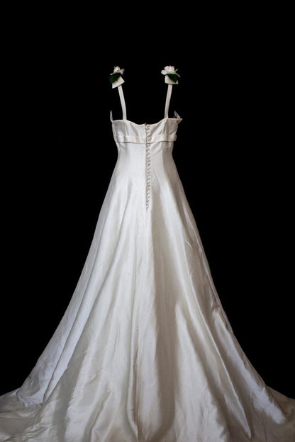 The Little Romantic Detail Vintage A-line Wedding Dress In Silk Mikado Ivory Silk Wedding Dress Bow And Flower