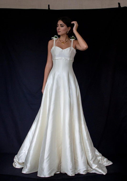 The Little Romantic Detail Vintage A-line Wedding Dress In Silk Mikado Ivory Silk Wedding Dress Bow And Flower