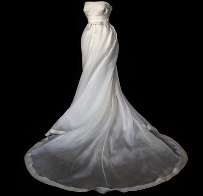 A cream white cloud Vintage Princess model silk gauze wedding dress A-line wedding dress