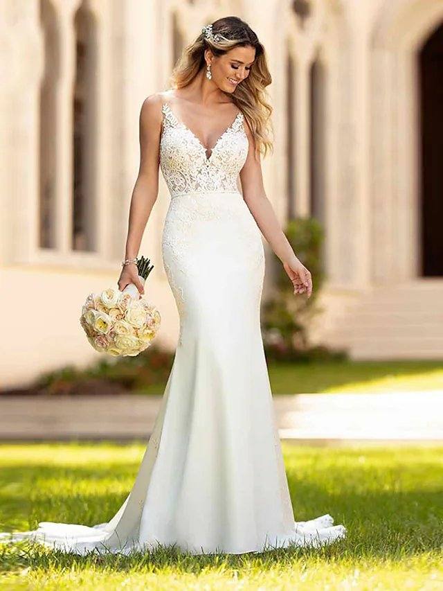 Mermaid / Trumpet Wedding Dresses V Neck Court Train Lace Spaghetti Strap Casual Vintage - RongMoon