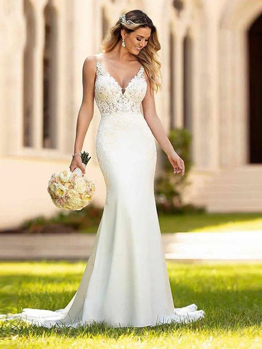 Mermaid / Trumpet Wedding Dresses V Neck Court Train Lace Spaghetti Strap Casual Vintage - RongMoon