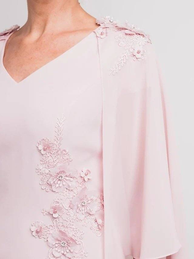 Sheath / Column Mother of the Bride Dress Elegant V Neck Knee Length Chiffon 3/4 Length Sleeve with Appliques - RongMoon