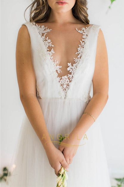 Bohemian A-line V-neck Floor-length Tulle Wedding Dresses