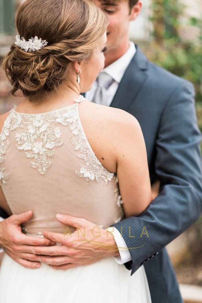 Illusion A-line/Princess Sleeveless Wedding Dresses