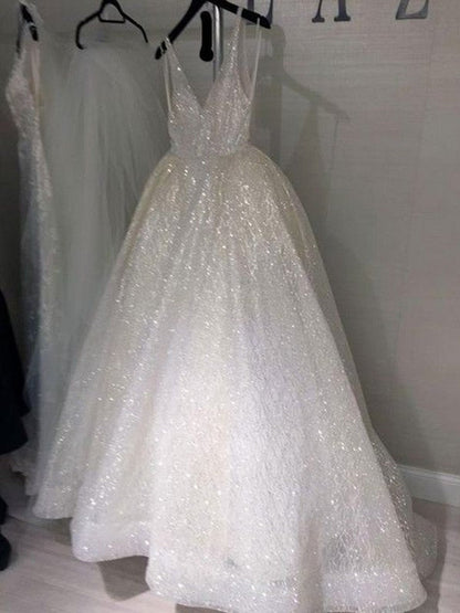 A-Line/Princess Tulle Wedding Dress Sweep/Brush Train Sleeveless V-neck Dresses
