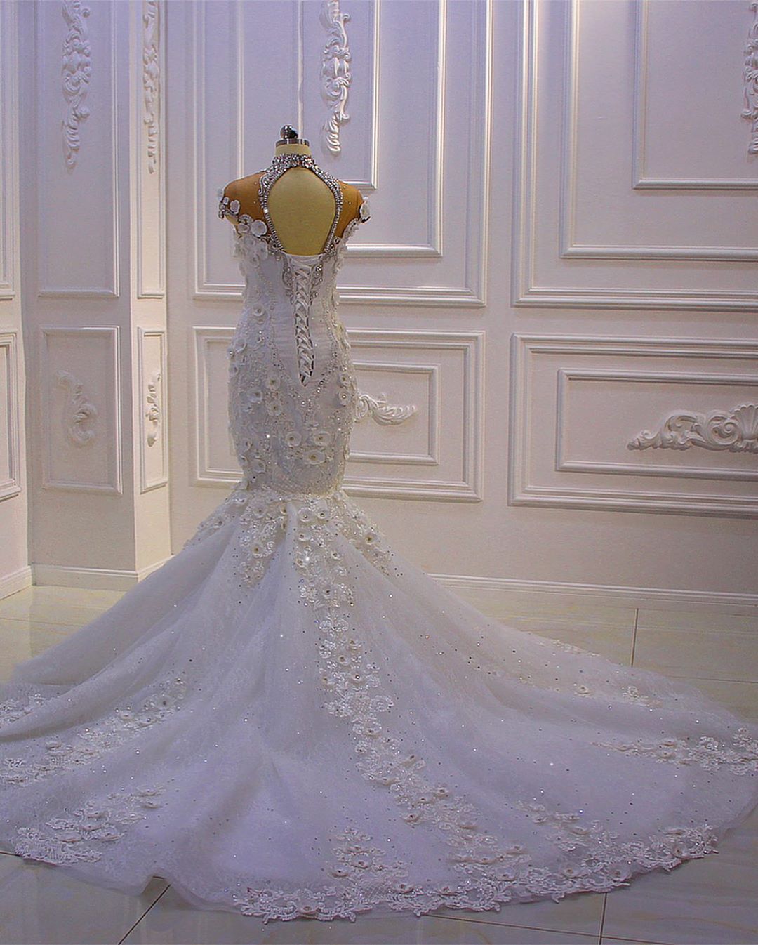 Amazing High Neck Crystal Long Mermaid Wedding Dress With Lace Appliques