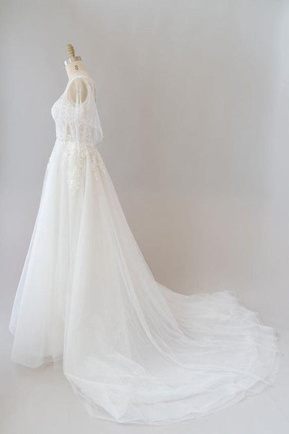 Appliques Tulle A-line Chapel Train Wedding Dress