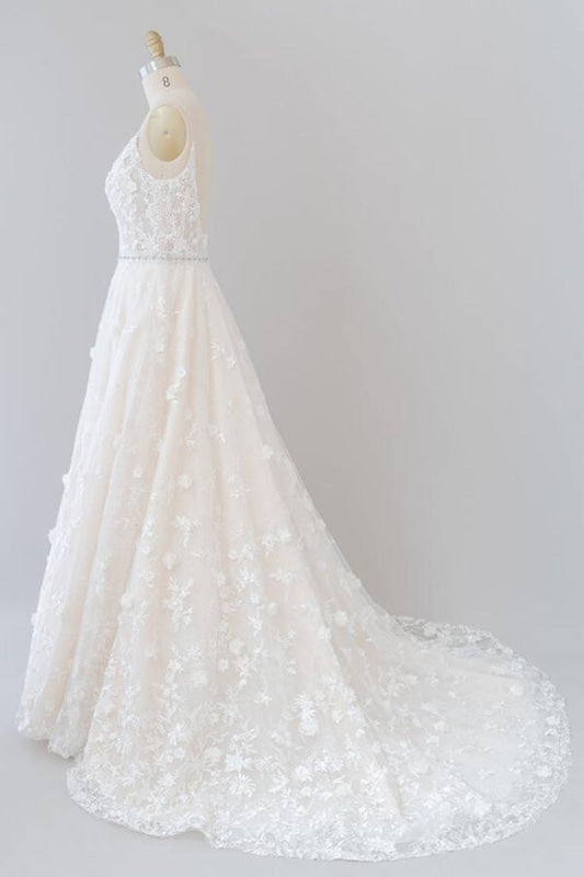 Awesome Appliques A-line Tulle Wedding Dress