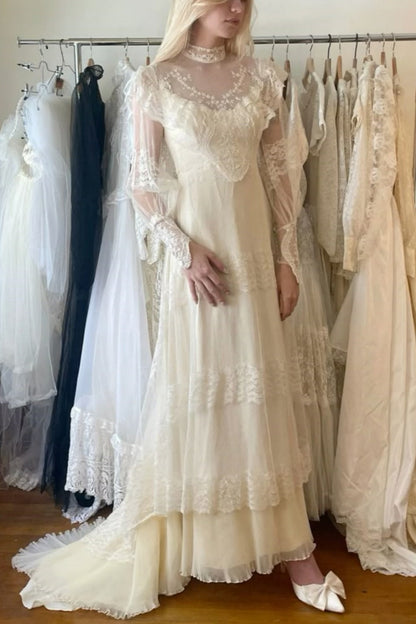 girlhomeshops-Long-Sleeved Dress, Retro Half-High Collar, Elegant Long Exquisite Lace Tulle Wedding Dress gh5854