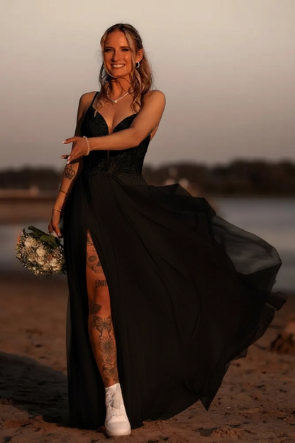 Elegant Tulle V-Neck Empire Wedding Dresses With Front Split