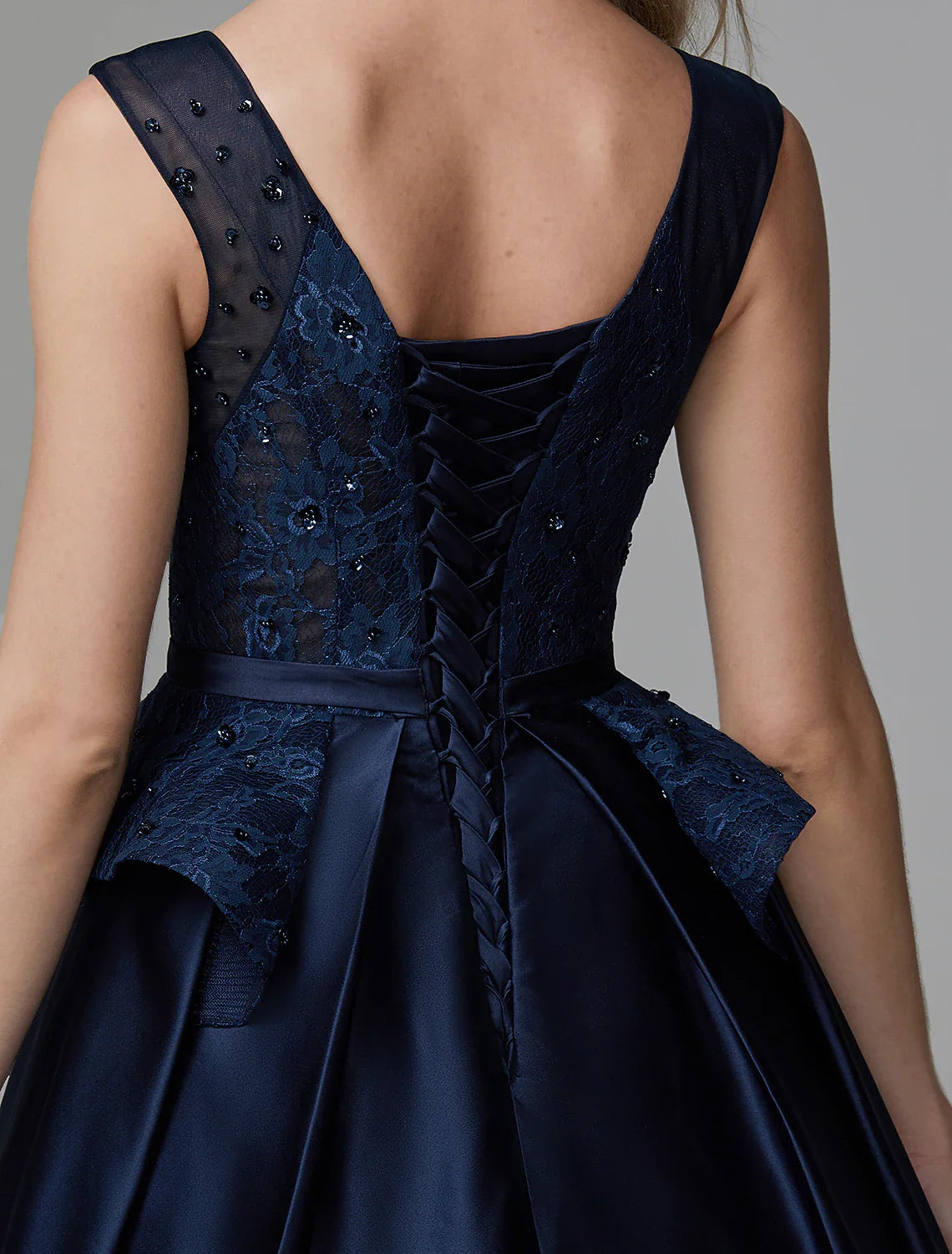 Aimishang Ball Gown Peplum Quinceanera Formal Evening Dress V Neck Sleeveless Floor Length Lace with Bow(s) Beading