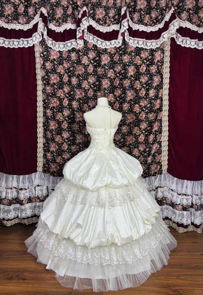 Gorgeous Lace Embroidery Beaded Sweet 16 Quinceanera Strapless A-Line Floor-length Tiered Prom Dress Evening Dress Ball Gown HZ1024