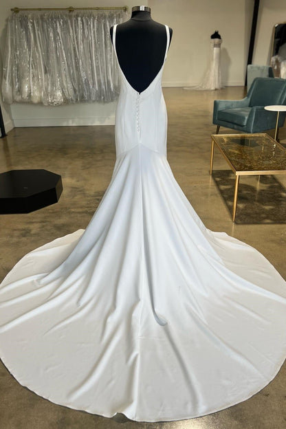 Elegant White Plunge V Open Back Trumpet Long Bridal Gown
