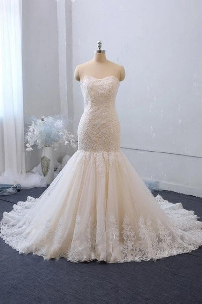 Classic Sweetheart Backless Tulle Long Mermaid Wedding Dress with Lace Appliques