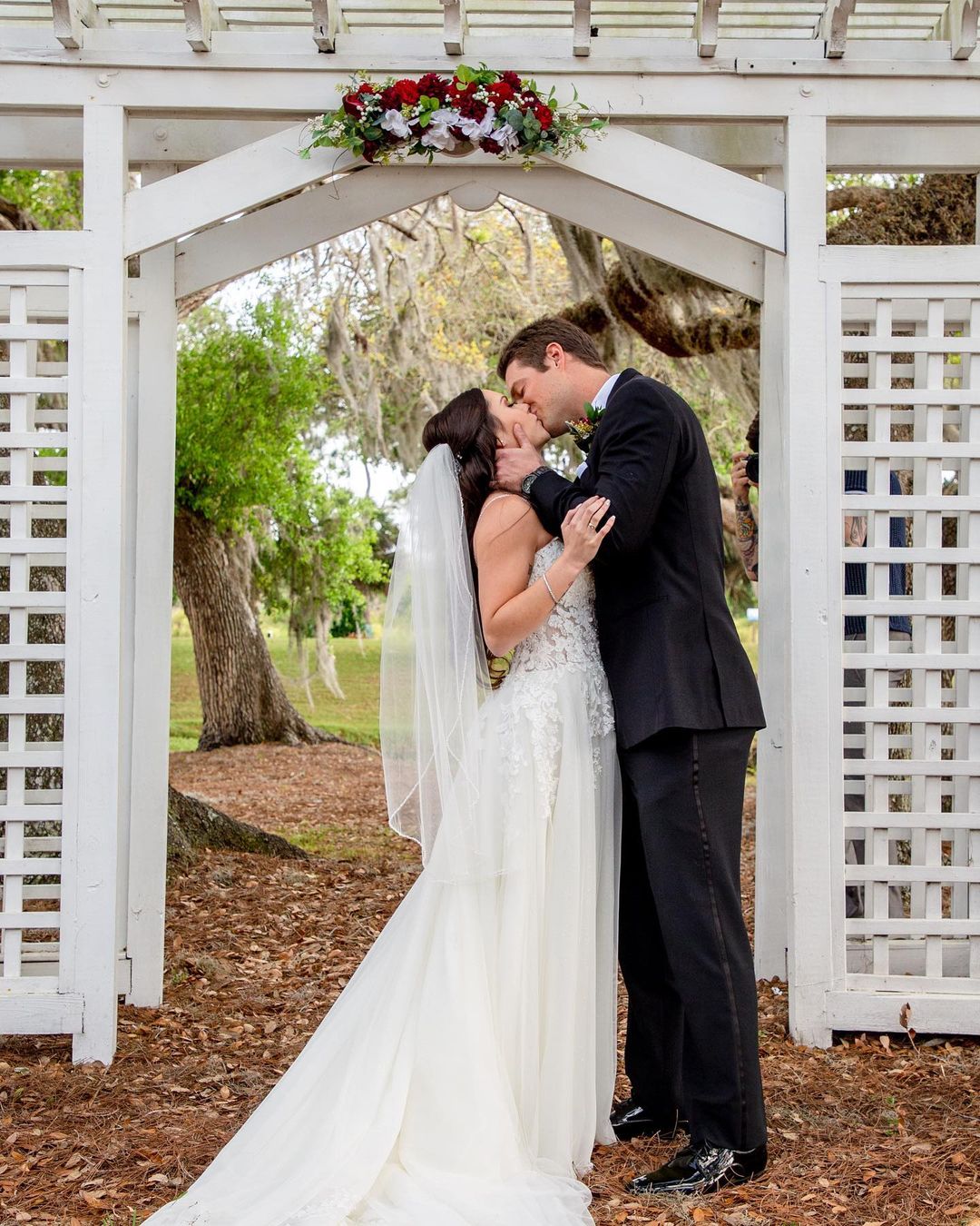 Classy A-line Sweetheart Spaghetti-Straps Wedding Dress with Lace Tulle