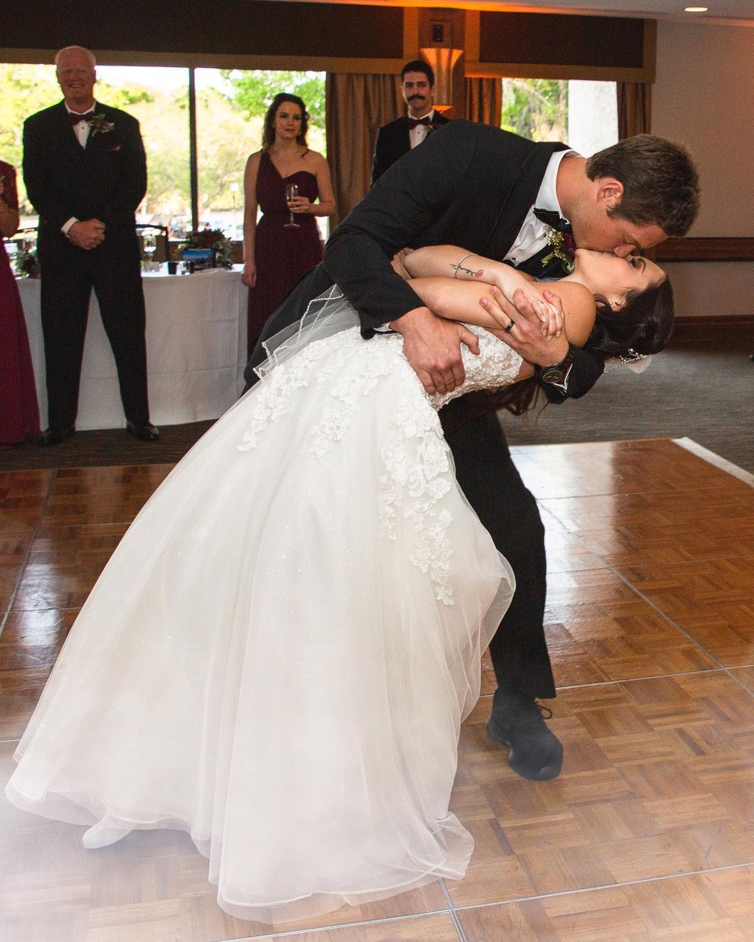 Classy A-line Sweetheart Spaghetti-Straps Wedding Dress with Lace Tulle