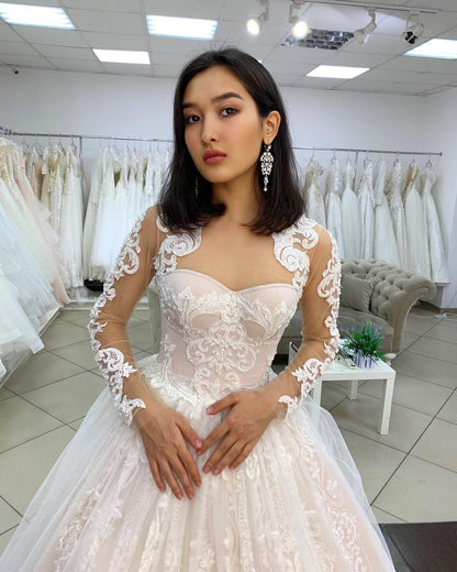 Classy Sweetheart Long Sleeves Lace Backless Tulle Wedding Dress with Appliques