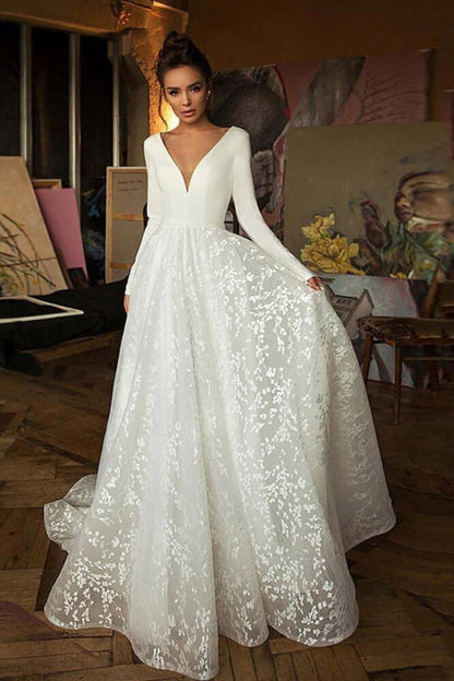 Long Sleeve V-neck Boho Bridal Gowns Backless Lace Wedding Dress CPS1843