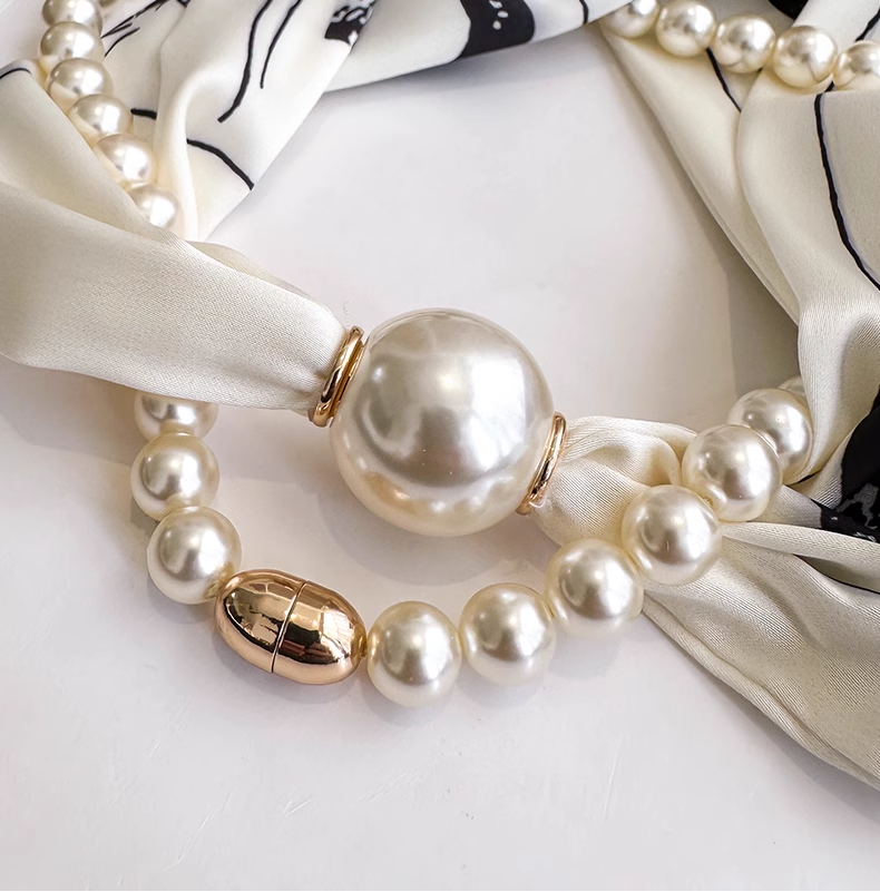 Vintage Floral Design Magnetic Buckle Pearl Soft Silk Scarf HZ1024