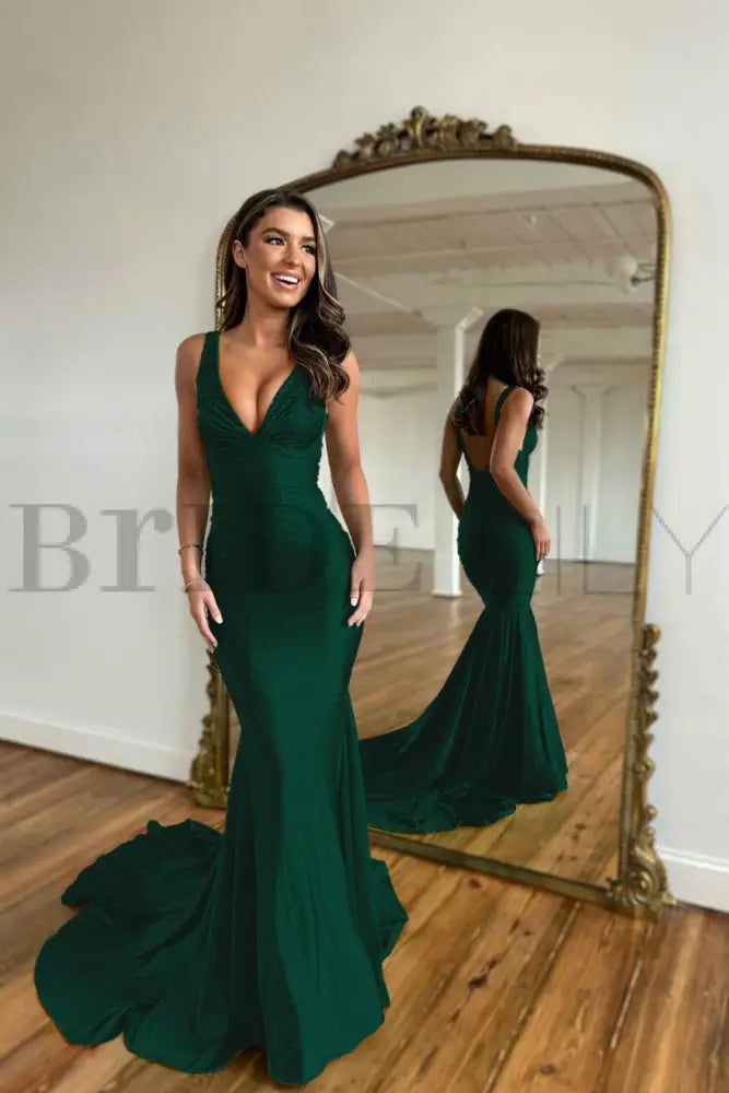 Green Prom Dress Mermaid V Neck Long Evening Dress with Beadings