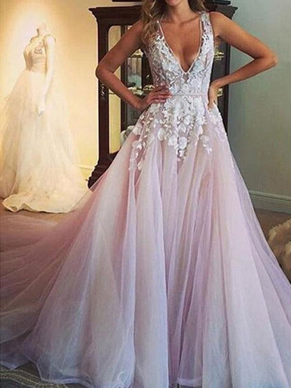 Deep V Neck Sleeveless Lace Wedding Dress Floral Floor Length Tulle Bridal Gowns
