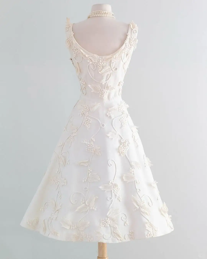 Vintage White 3D Grapes Applique Design A-Line Short Homecoming Dress Party Dress HZ1024