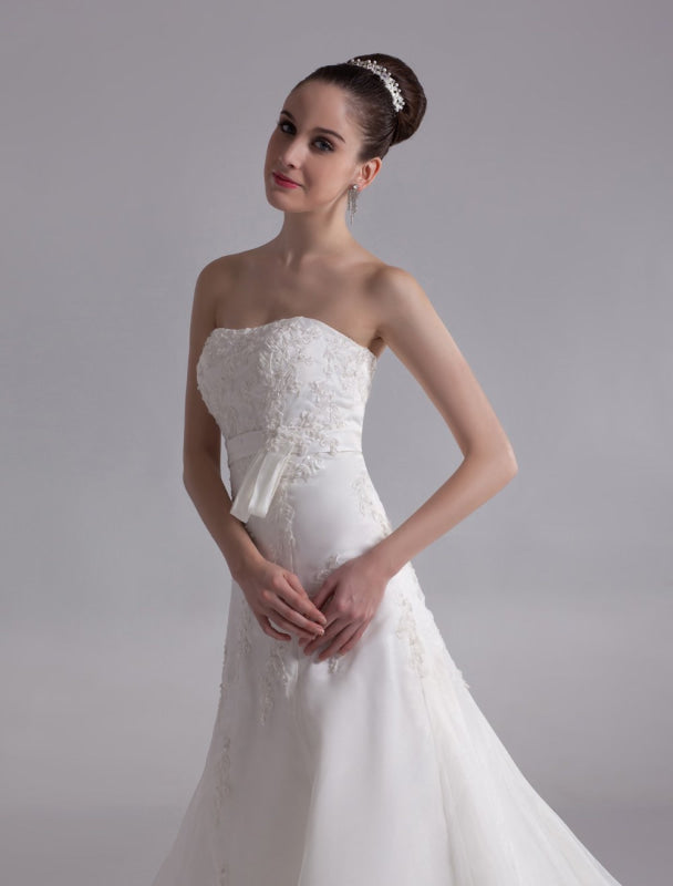 Elegant Ivory A-Line Strapless Rhinestone Tulle Bridal Wedding Dress
