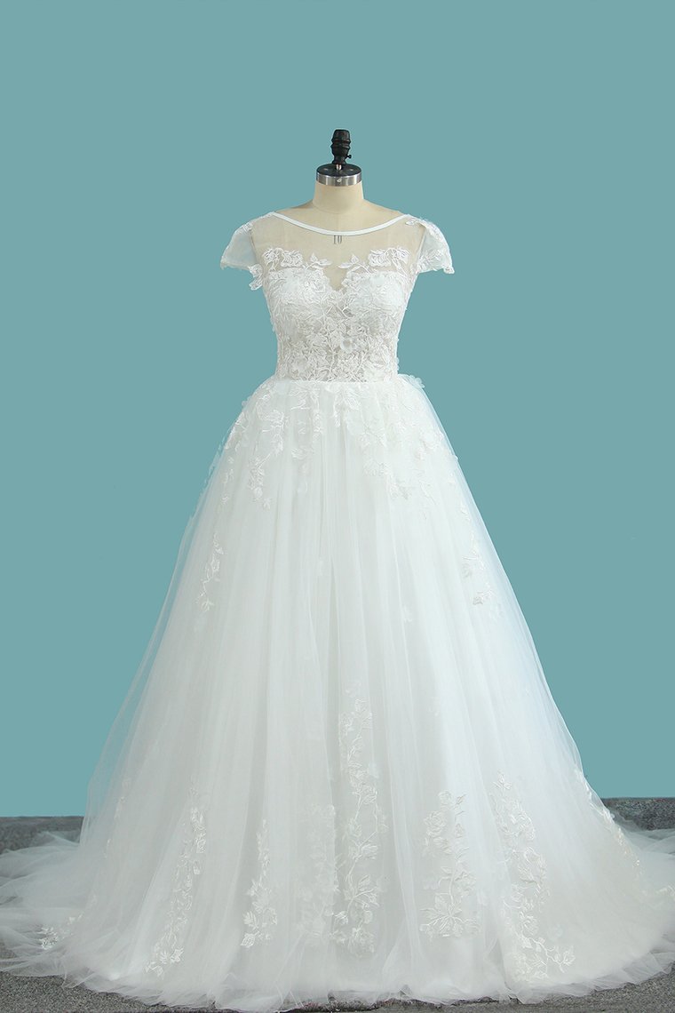 Elegant Lace Backless Long Wedding Dress With Appliques