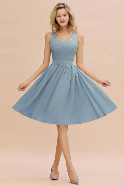 Elegant Ruffle Chiffon Short Bridesmaid Dress Sleeveless V-Neck Aline Knee Length Homecoming Dress