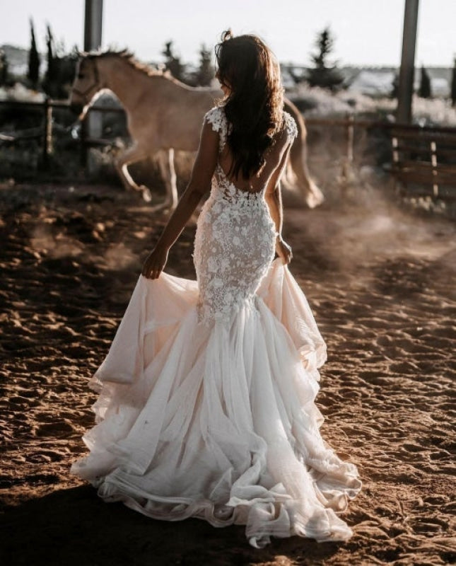 Elegant Sleeveless Mermaid Lace Wedding Dresses V-neck