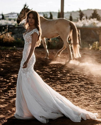 Elegant Sleeveless Mermaid Lace Wedding Dresses V-neck