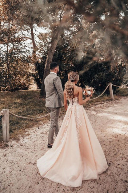 Elegant Spaghetti-Strap Tulle Lace A Line Wedding Dress