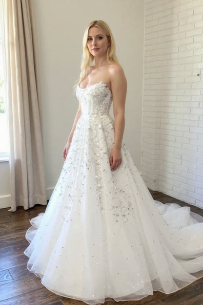 Elegant Strapless Aline Wedding Dress with Lace Appliques