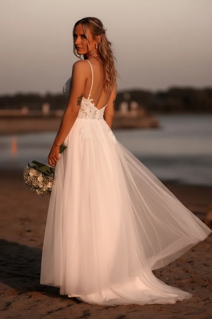 Elegant Tulle V-Neck Empire Wedding Dresses With Front Split