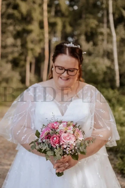 Exquisite Ivory Wedding Dress Aline Plus Size Tulle Lace Bridal Gown with Sleeves