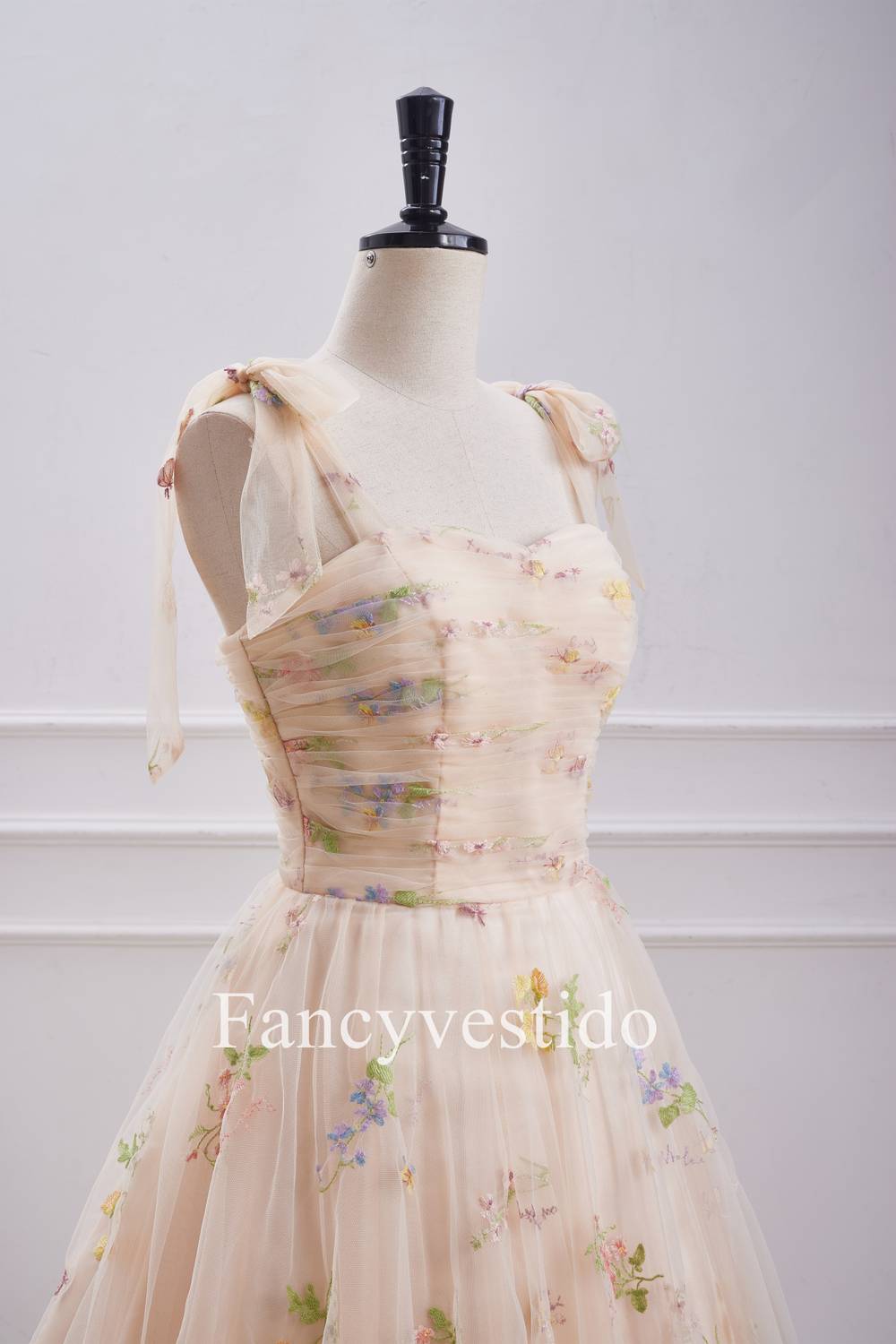 Bow Tie Straps Champagne Embroidery Short Homecoming Dress