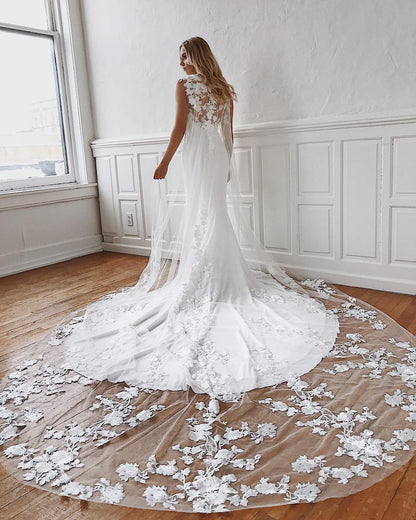 Glamorous Lace Appliques Mermaid Wedding Dress With Sleeveless