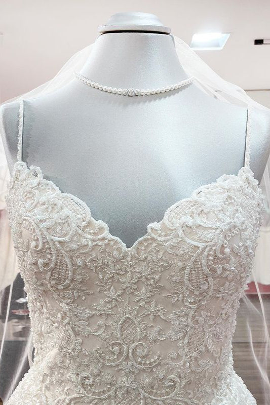 Glamorous Long Sweetheart Spaghetti-Straps Wedding Dress with Tulle Lace