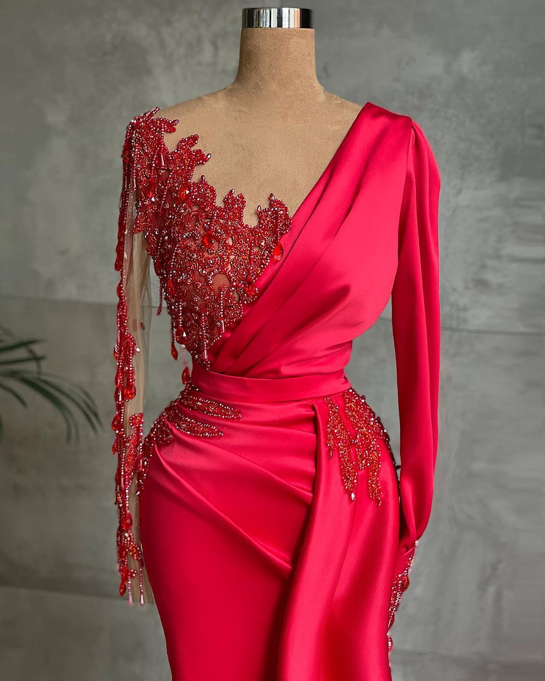 Glamorous Red Long Sleeve Sheath Beads Appliques Prom Dress