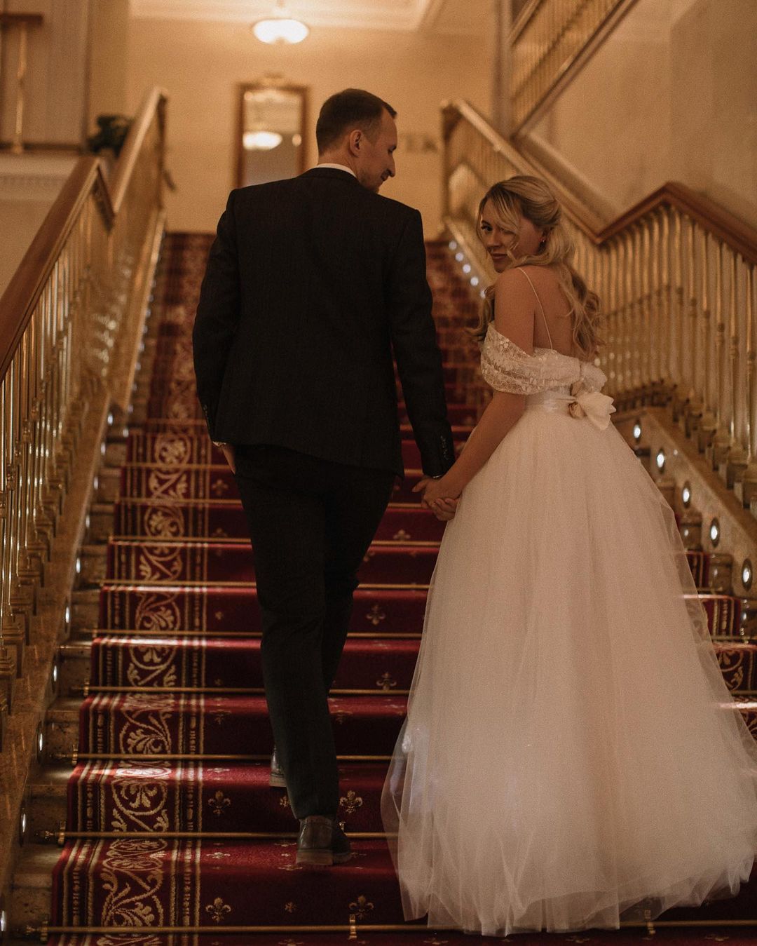 Gorgeous Off-The-Shoulder Long Mermaid Wedding Dress With Detachable Tulle Train