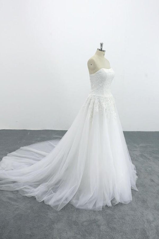 Graceful Strapless Appliques Tulle Wedding Dress