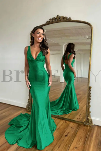 Green Prom Dress Mermaid V Neck Long Evening Dress with Beadings