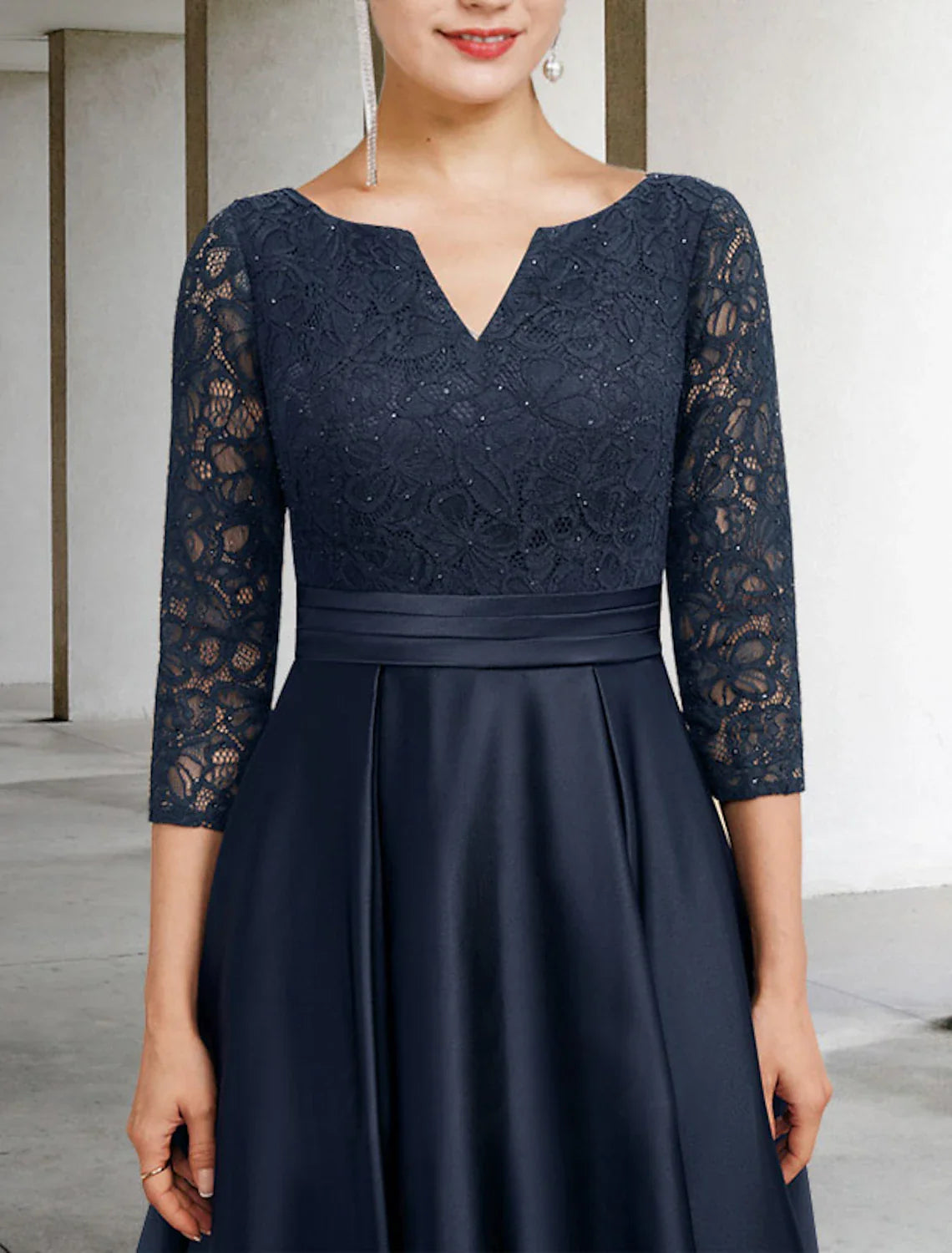 Aimishang  A-Line Mother of the Bride Dress Plus Size Elegant V Neck Ankle Length Satin Lace 3/4 Length Sleeve No with Pleats Ruched