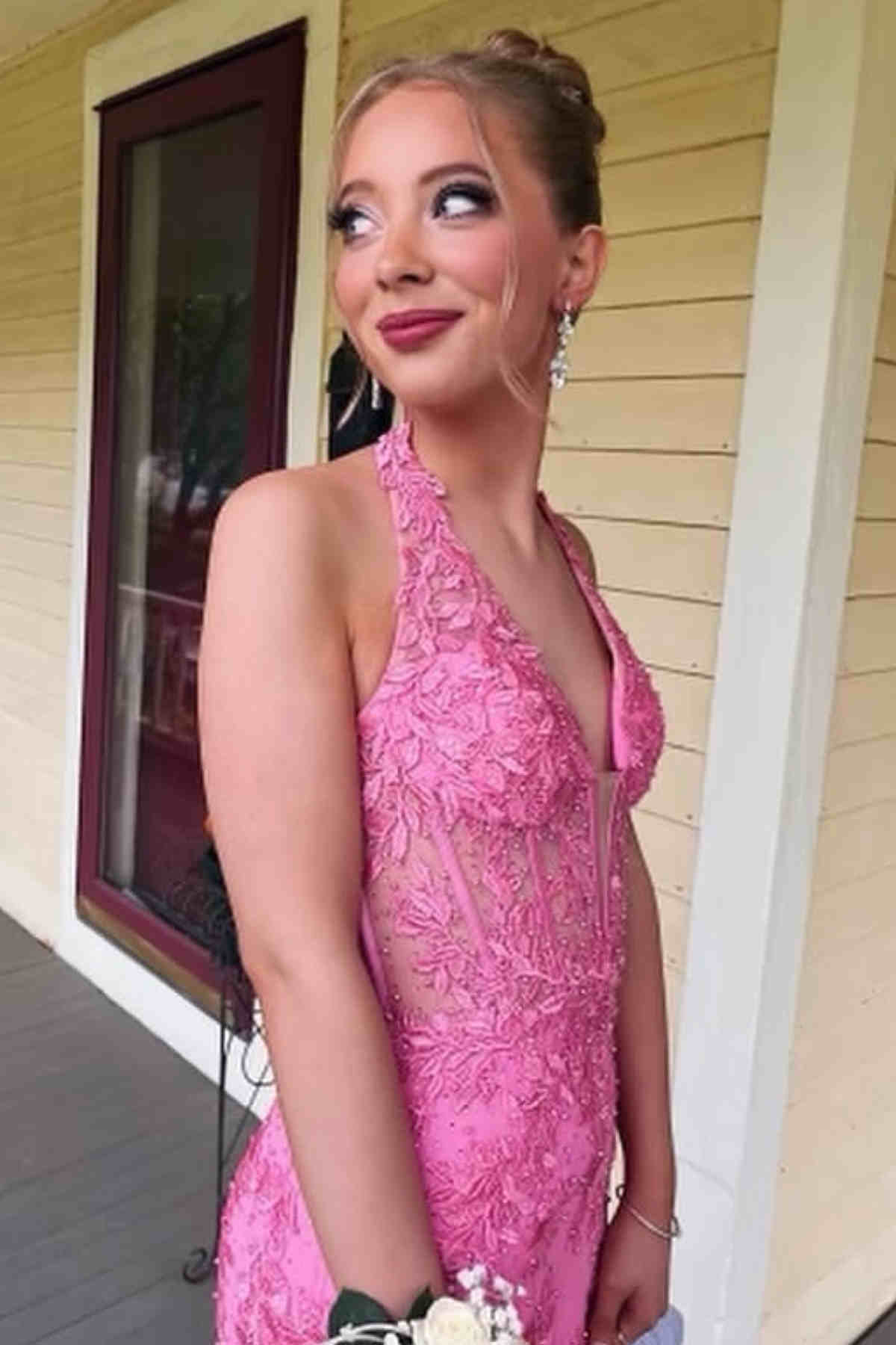 Halter Red Appliques Backless Tight Short Homecoming Dress