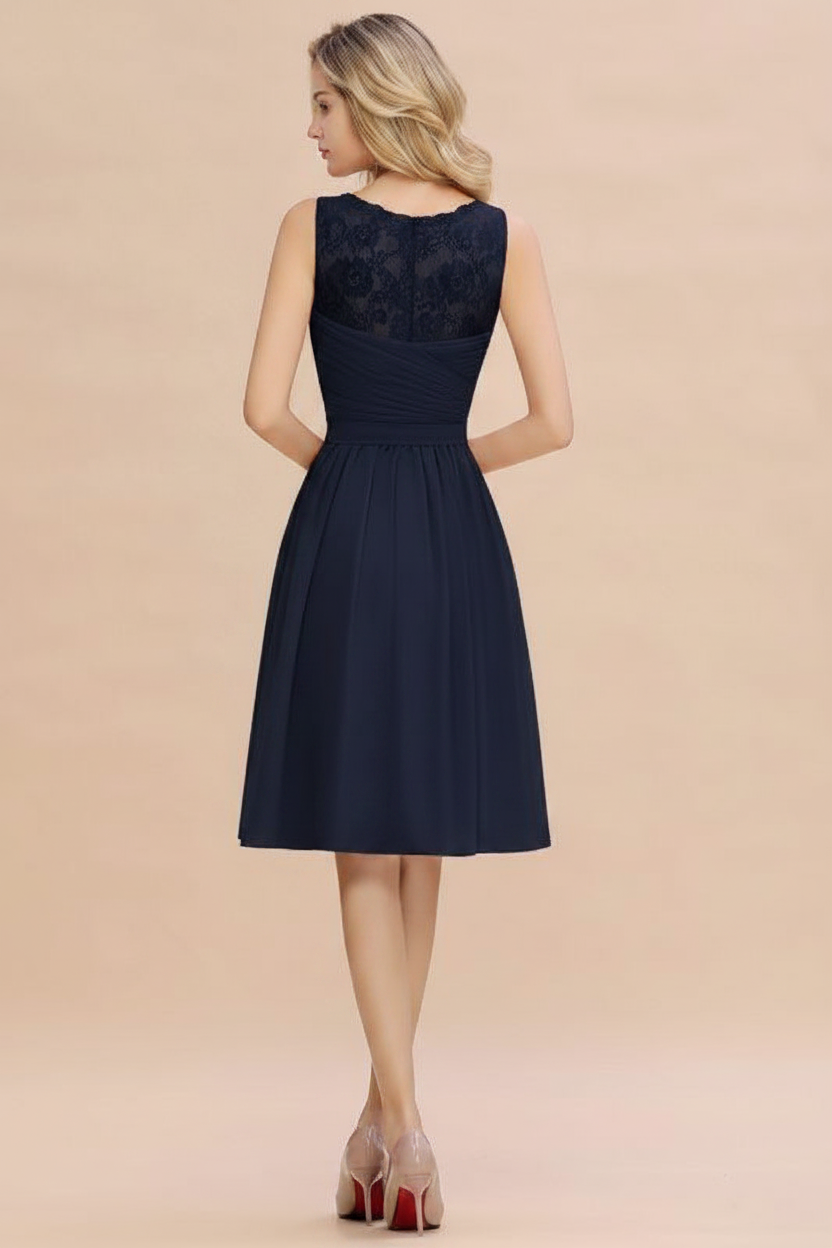 Elegant Ruffle Chiffon Short Bridesmaid Dress Sleeveless V-Neck Aline Knee Length Homecoming Dress