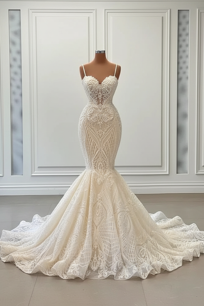 Charming Sleeveless Spaghetti Straps Mermaid Wedding Dress with Ruffles