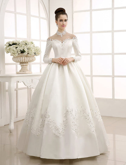 Exclusive Ivory Wedding Dress/Ball Gown With Appliques High Collar