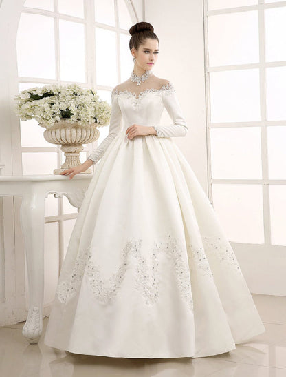 Exclusive Ivory Wedding Dress/Ball Gown With Appliques High Collar